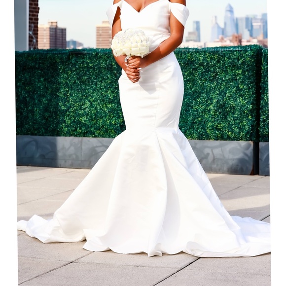 Wedding Dress with Detachable Train Sweetheart Sleeveless , Mermaid cut Size 12 - Picture 4 of 5